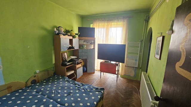 Eladó téglalakás, Komlón 13.9 M Ft, 2 szobás