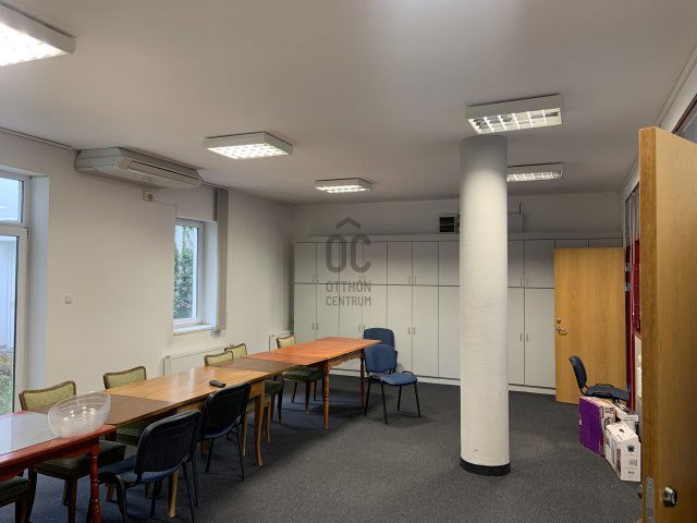 Eladó téglalakás, Pécsett 53.95 M Ft, 4 szobás