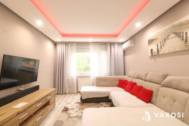 Kiadó panellakás, albérlet, Szegeden 220 E Ft / hó, 4 szobás