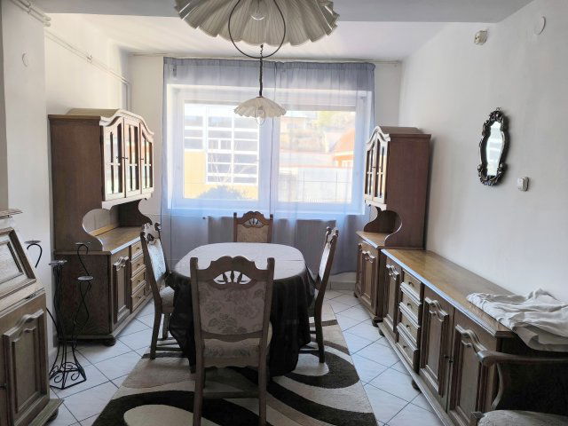 Kiadó téglalakás, albérlet, Egerben 190 E Ft / hó, 4 szobás