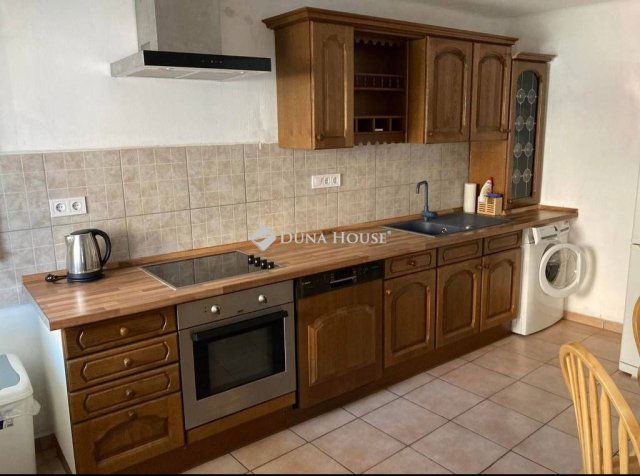 Kiadó családi ház, albérlet, Faddon, Béke utcában, 3 szobás