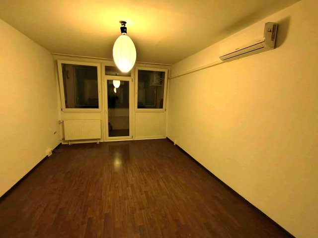 Eladó panellakás, Székesfehérvárott 42.5 M Ft, 2 szobás