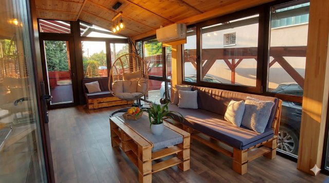 Eladó családi ház, Orosházán 98.9 M Ft, 4 szobás