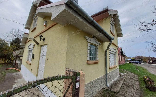 Eladó családi ház, Szolnokon 65 M Ft, 4+1 szobás