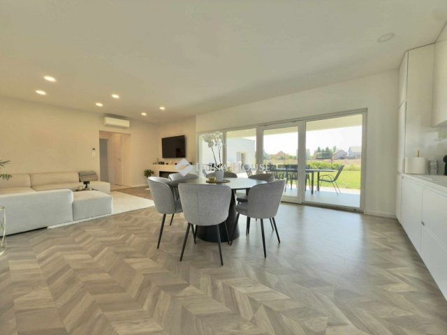 Eladó családi ház, Tolnán 99 M Ft, 4 szobás