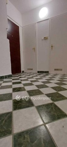 Eladó panellakás, Budapesten, III. kerületben 61.9 M Ft, 2 szobás