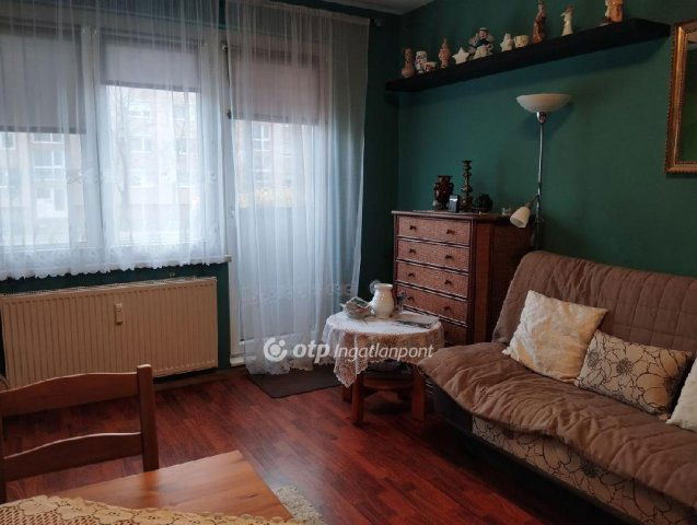 Eladó panellakás, Székesfehérvárott 55 M Ft, 1+1 szobás