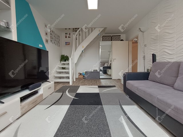 Eladó téglalakás, Sopronban 85 M Ft, 4 szobás