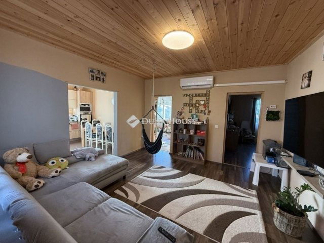 Eladó családi ház, Kókán 94.9 M Ft, 5 szobás