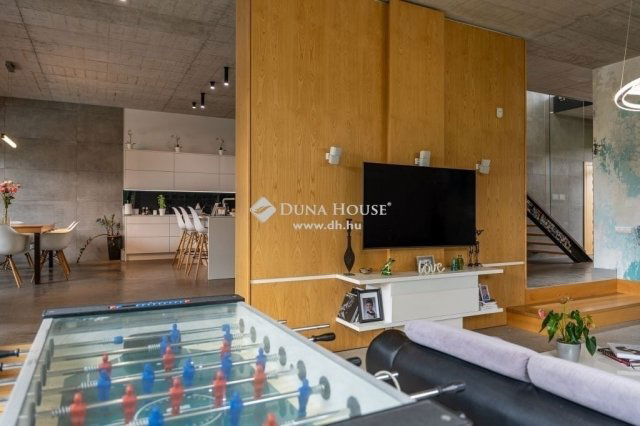 Eladó családi ház, Diósdon 429 M Ft, 5 szobás