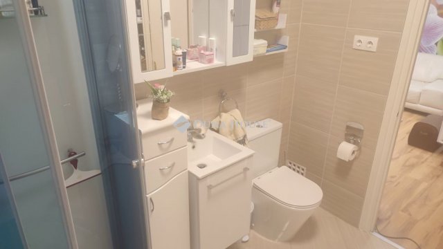 Eladó téglalakás, Nagykanizsán 84.9 M Ft, 5+1 szobás