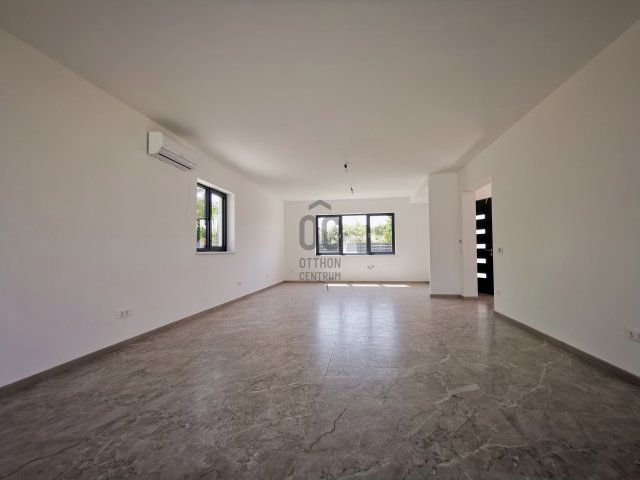 Eladó családi ház, Székesfehérvárott 230 M Ft, 5 szobás