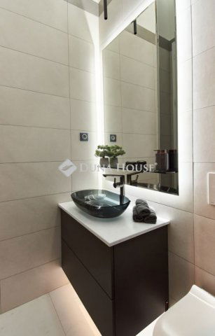 Eladó téglalakás, Budapesten, V. kerületben 339.9 M Ft, 4 szobás