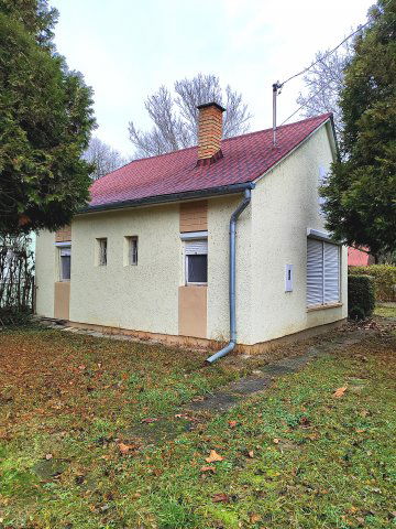 Eladó nyaraló, Faddon, Fenyő utcában 28.9 M Ft, 1+2 szobás