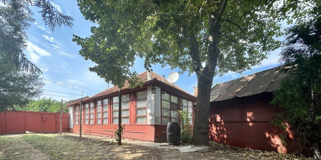 Eladó családi ház, Mezőberényben 13.5 M Ft, 2 szobás