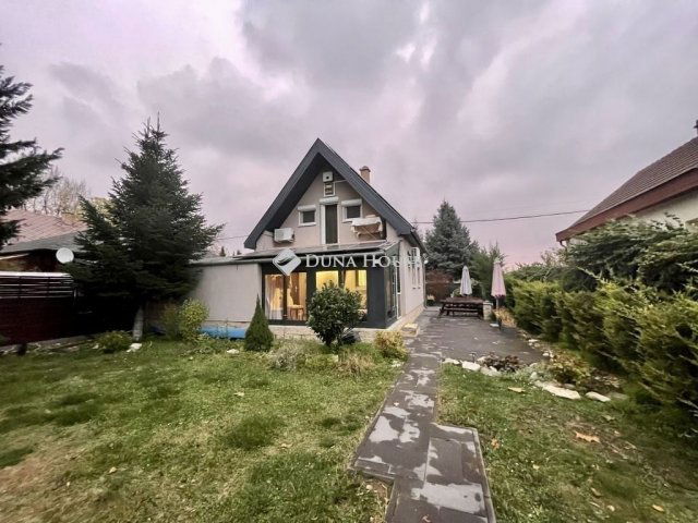 Eladó családi ház, Áporkán 124.9 M Ft, 3 szobás