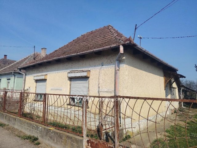 Eladó családi ház, Kérsemjénen 11 M Ft, 2+2 szobás