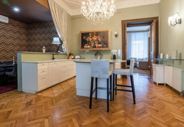 Kiadó téglalakás, albérlet, Budapesten, V. kerületben, 4 szobás