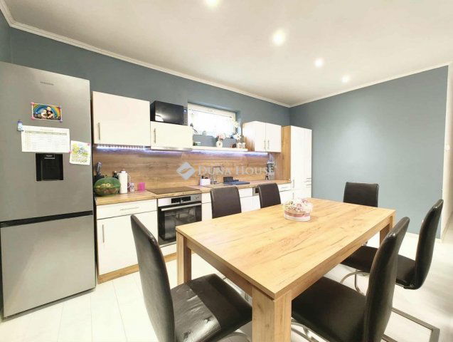 Eladó családi ház, Nyíregyházán 59.9 M Ft, 4 szobás