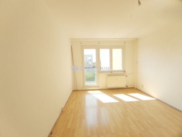 Eladó panellakás, Budapesten, XXII. kerületben, Tűzliliom utcában