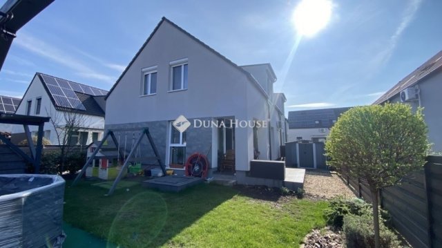 Eladó ikerház, Üllőn 108 M Ft, 4 szobás / költözzbe.hu