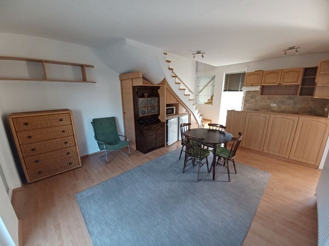 Eladó téglalakás, Győrött, Hóvirág utcában 66.9 M Ft