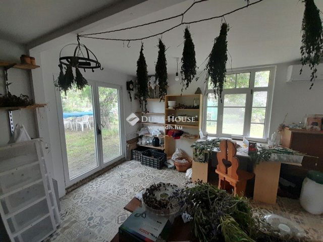 Eladó családi ház, Balatonszárszón 98 M Ft, 6 szobás