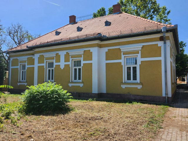 Eladó családi ház, Tápiószelén 159.99 M Ft, 5+2 szobás