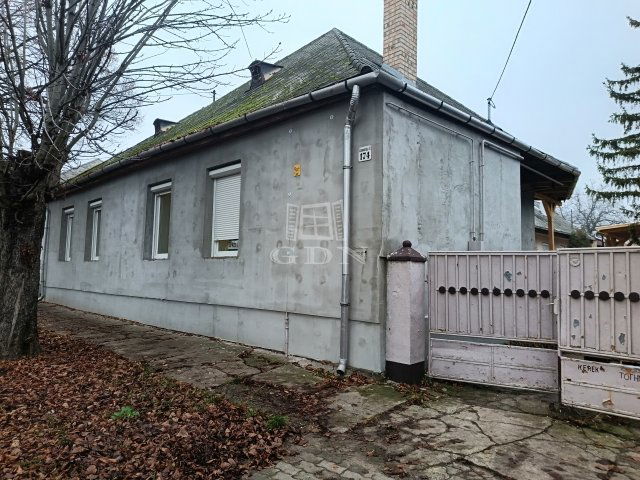 Eladó családi ház, Gyöngyössolymoson 42.8 M Ft, 3 szobás