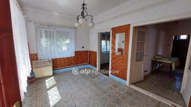 Eladó családi ház, Kisújszálláson 17 M Ft, 2 szobás