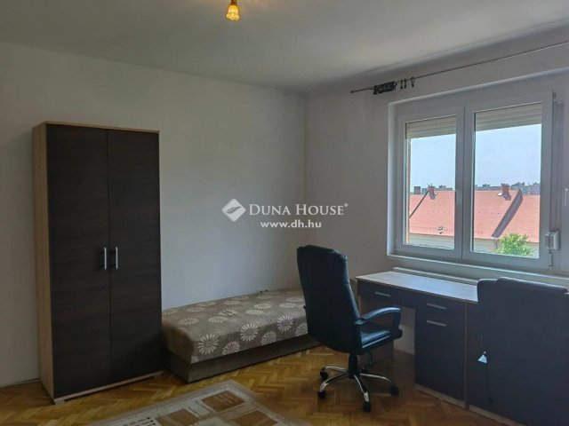 Kiadó téglalakás, albérlet, Pécsett 140 E Ft / hó, 2 szobás