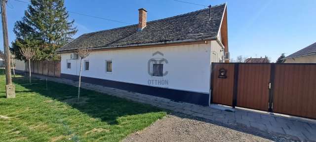 Eladó családi ház, Makón 39.9 M Ft, 4 szobás