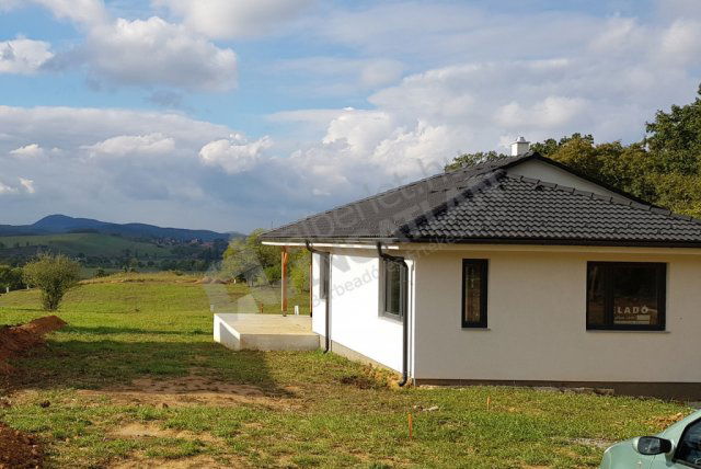Eladó ikerház, Pilisjászfalun, Liliom utcában 68.886 M Ft
