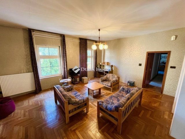 Eladó családi ház, Székesfehérvárott 159.9 M Ft, 4 szobás