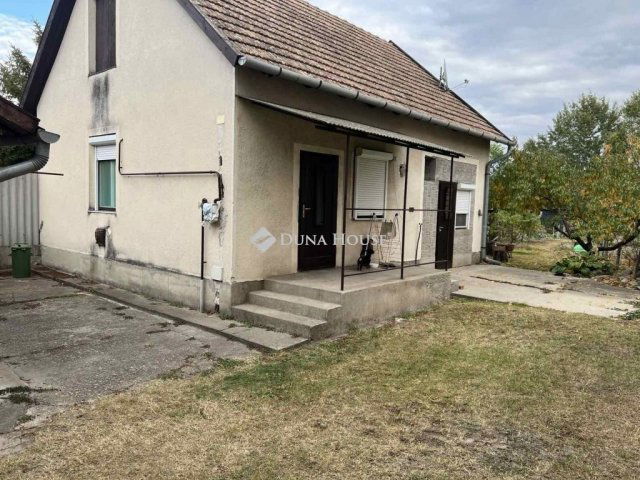 Eladó családi ház, Kisteleken 31 M Ft, 2 szobás