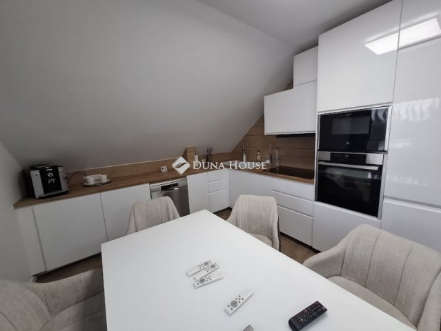 Eladó téglalakás, Szigethalmon 75 M Ft, 3 szobás