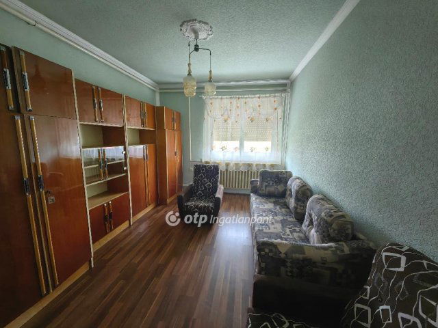 Eladó családi ház, Túrkevén 21.5 M Ft, 2 szobás