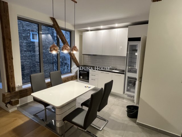 Kiadó téglalakás, albérlet, Budapesten, VII. kerületben