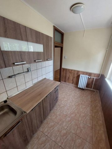 Eladó panellakás, Tatabányán 42.5 M Ft, 2+1 szobás