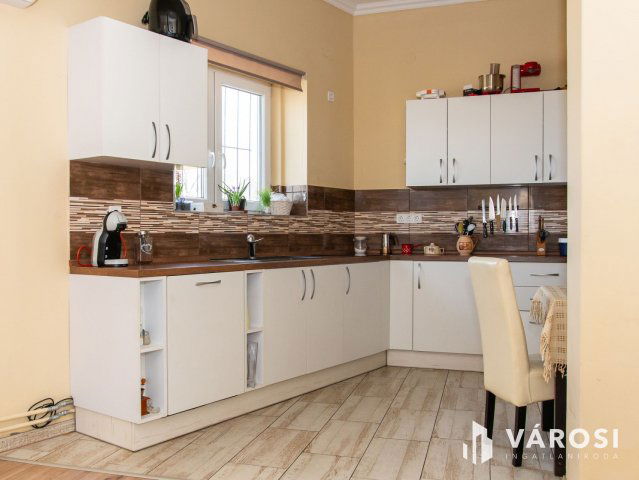 Eladó családi ház, Vámospércsen 49.9 M Ft, 6 szobás