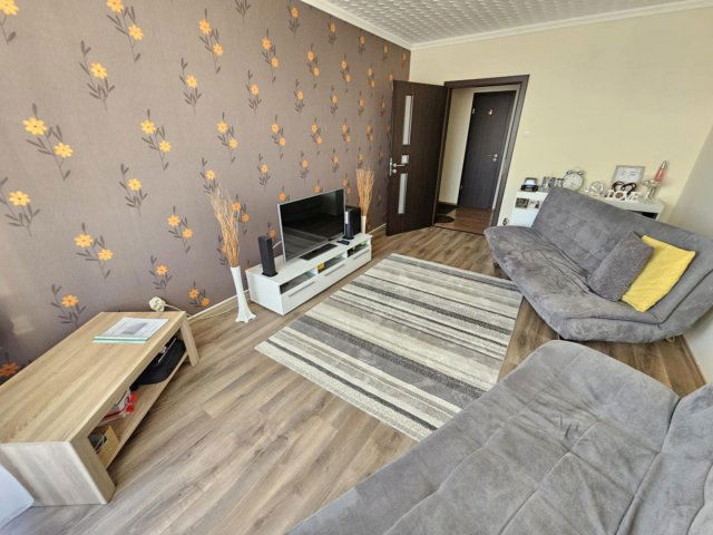 Eladó panellakás, Debrecenben 65.4 M Ft, 3 szobás