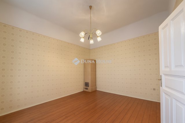 Eladó téglalakás, Budapesten, VI. kerületben 61.9 M Ft, 2 szobás