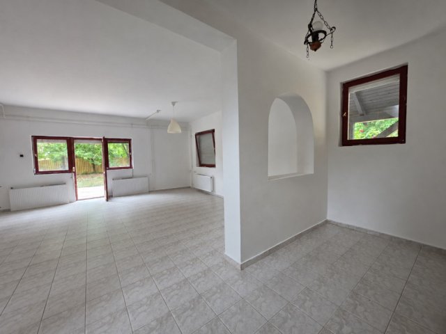 Eladó családi ház, Baracskán 65 M Ft, 4 szobás
