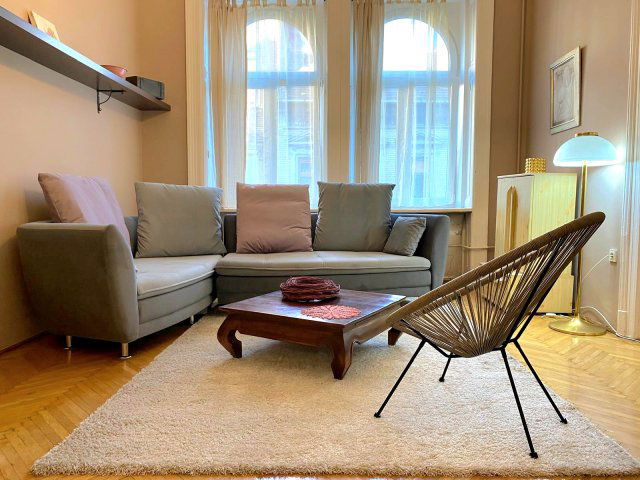 Kiadó téglalakás, albérlet, VII. kerületben, Cserhát utcában