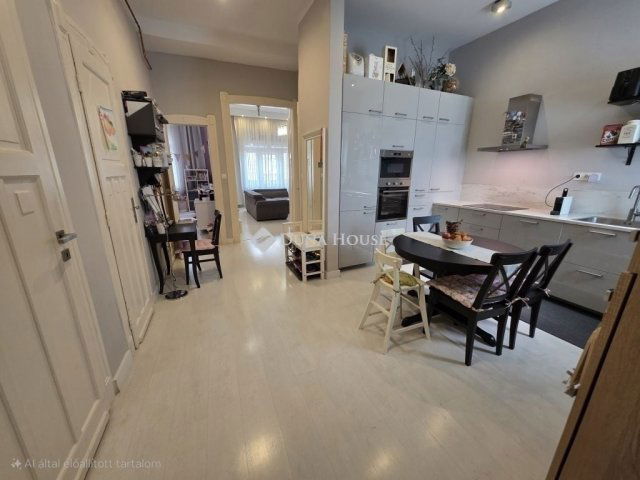 Eladó téglalakás, Budapesten, XII. kerületben 120 M Ft, 3 szobás