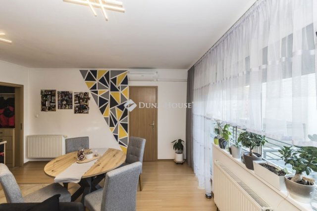 Eladó téglalakás, Szombathelyen 52.9 M Ft, 1+2 szobás