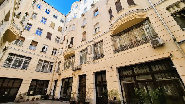 Eladó téglalakás, Budapesten, V. kerületben 257 M Ft, 4 szobás