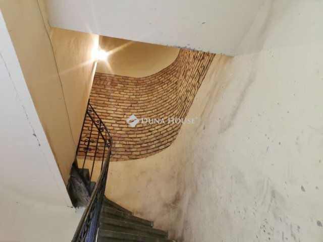 Eladó téglalakás, Budapesten, VIII. kerületben 68.5 M Ft