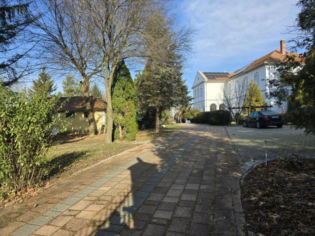 Eladó hotel, Misefán 820 M Ft, 20 szobás / költözzbe.hu