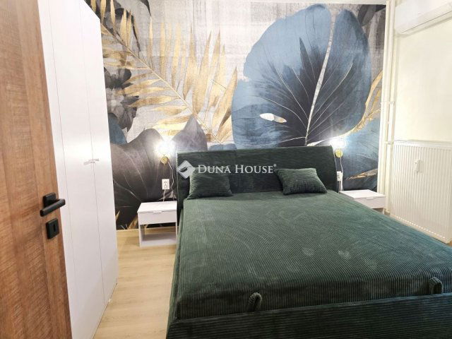 Kiadó panellakás, albérlet, Pécsett 300 E Ft / hó, 2 szobás